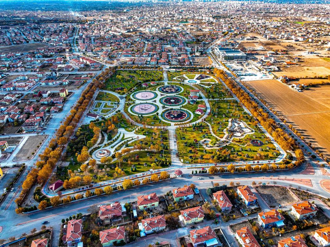 Karatay, sarıdan kızıla uzanan renk tonlarıyla görsel şölen sunuyor 10